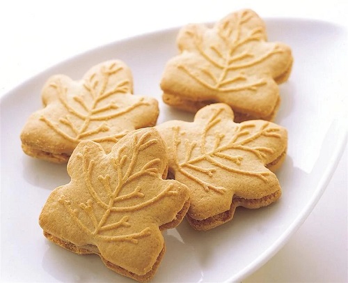 Maple Cream Sandwich Cookies