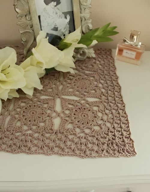 Vintage Star Table Runner