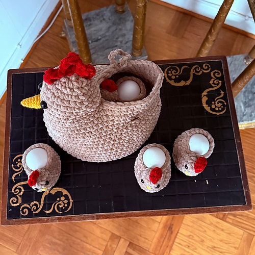 Crochet Chicken Egg Basket pattern 4